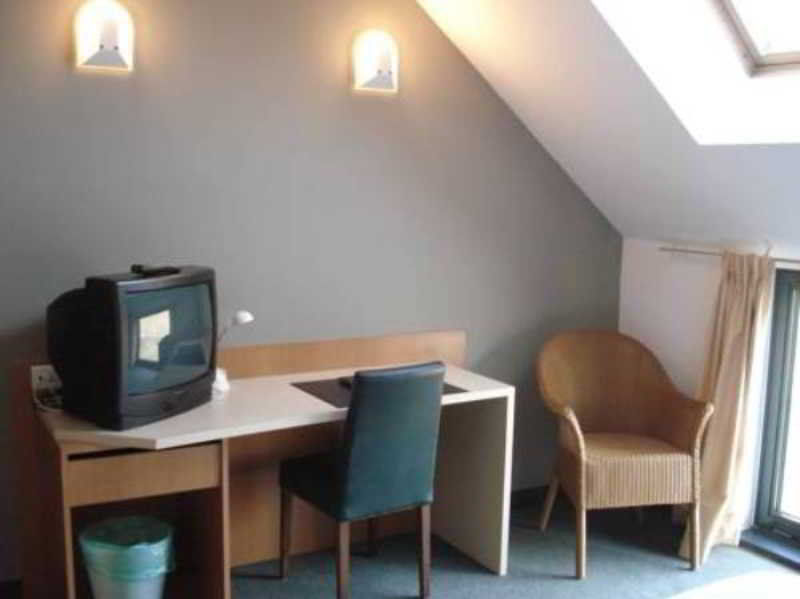 Hobbit Hotel Brussels Airport Zaventem Exterior photo